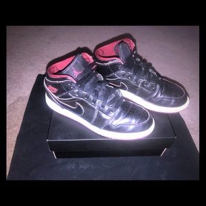 Boys Nike Air Jordan 1 Mid BG